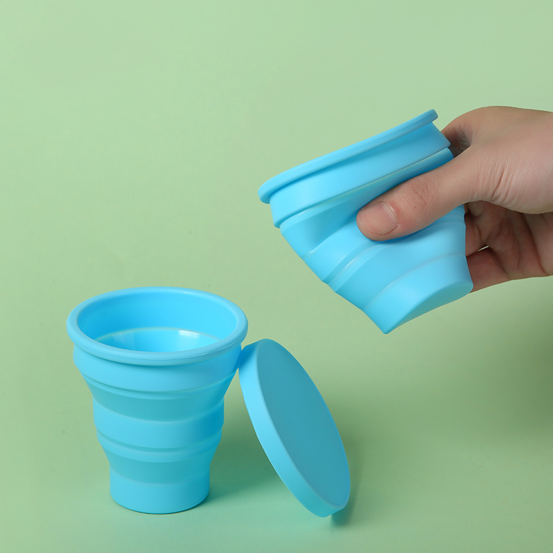 Foldable silicone water cup